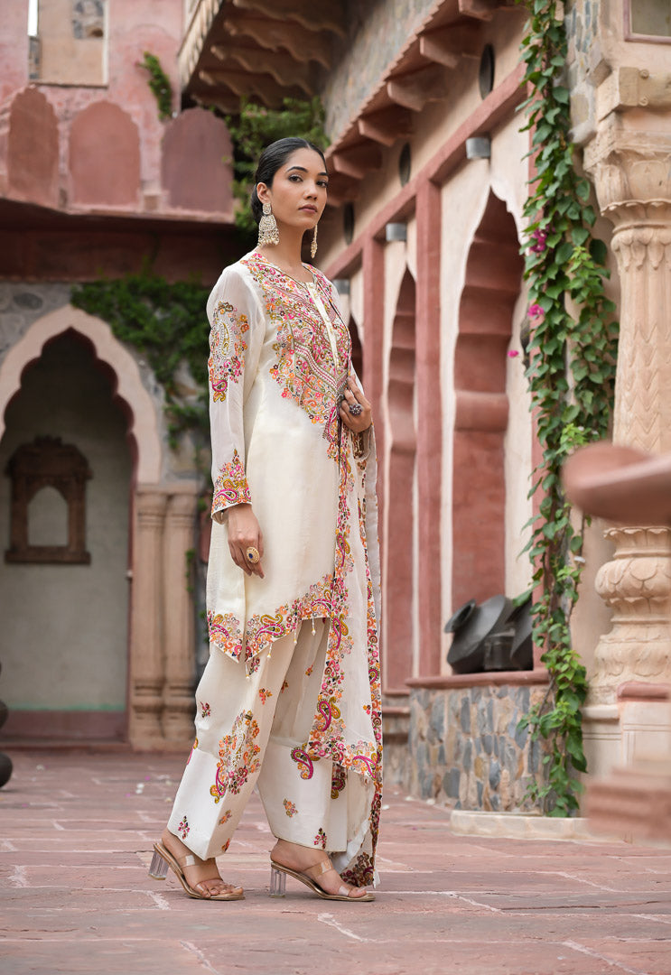 Murhaf | Off-White Embroidered Suit with Floral Detailing