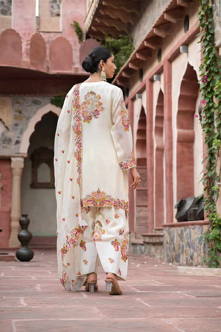 Murhaf | Off-White Embroidered Suit with Floral Detailing